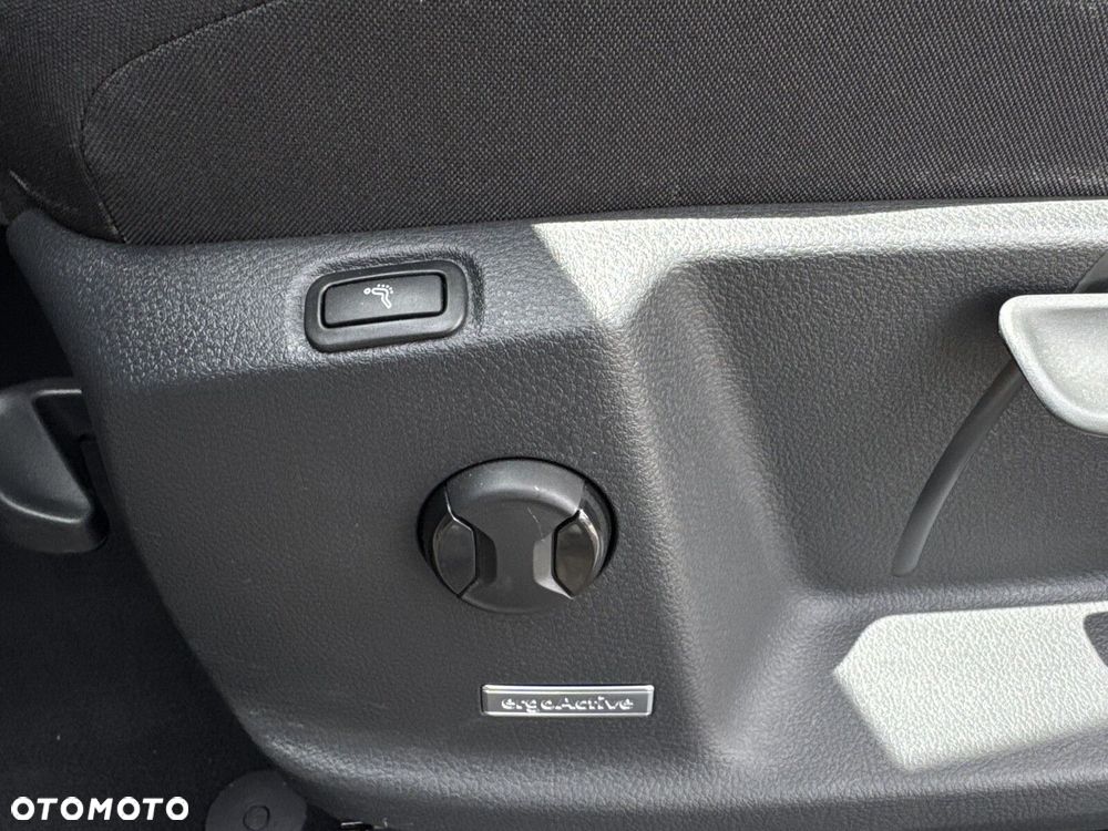 Volkswagen Touran 2.0 TDI BMT SCR Comfortline - 10