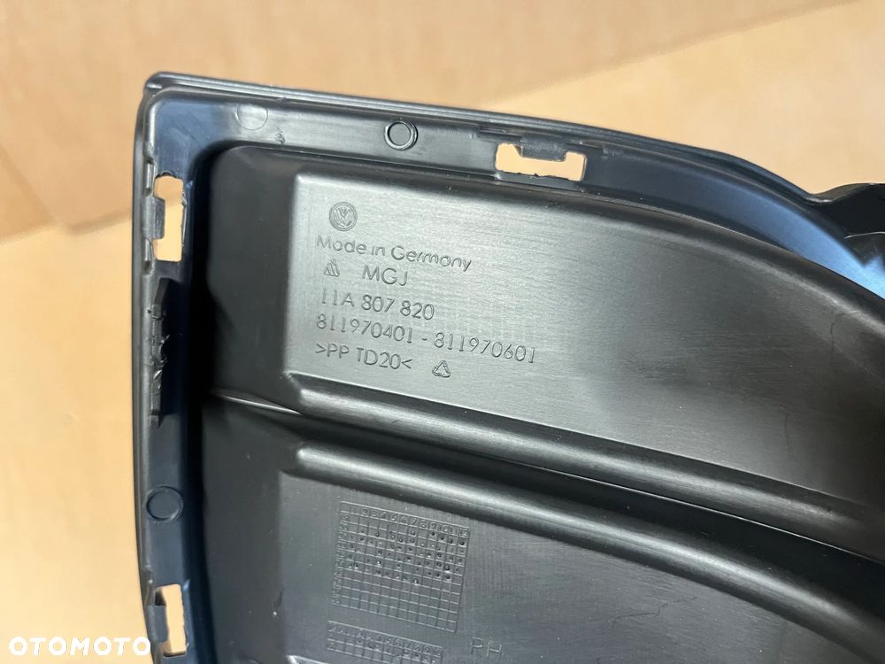 KRATKI W ZDERZAK VW ID.4 ZAŚLEPKA ZDERZAKA ŚLIZG MOCOWANIE VW ID4 11A - 7