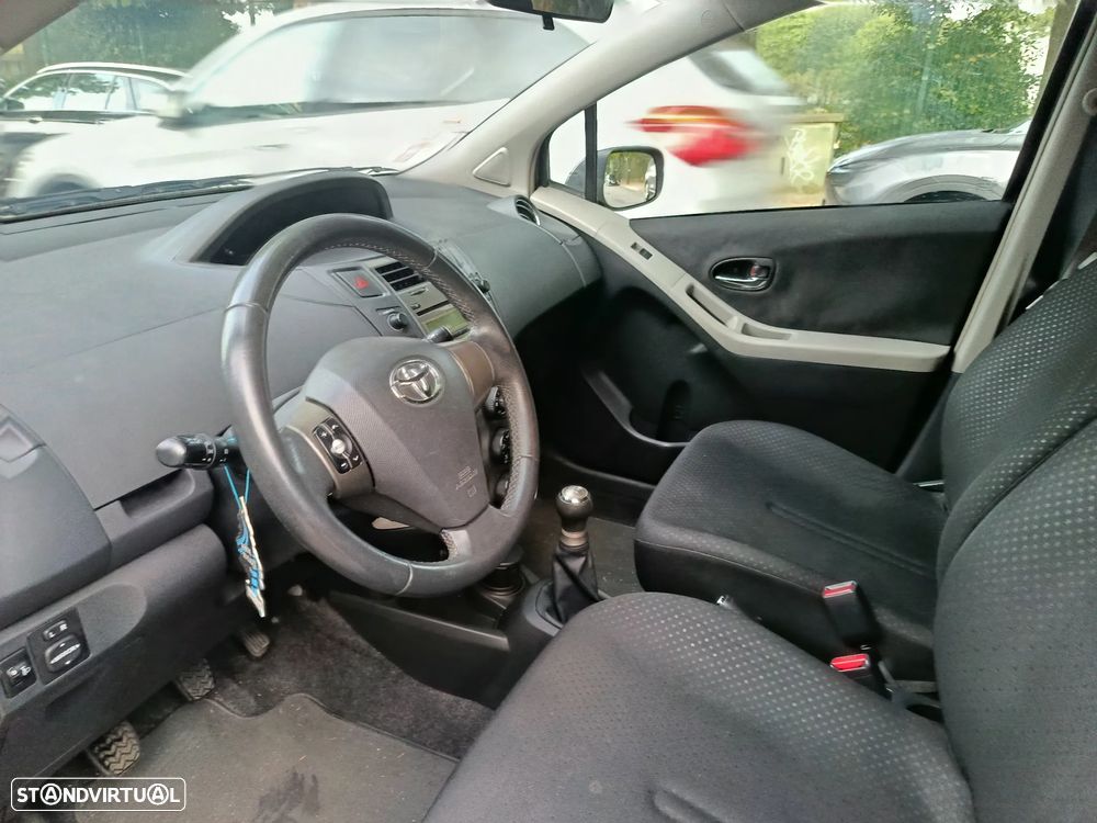 Toyota Yaris 1.0 VVT-i ACtive+AC - 11
