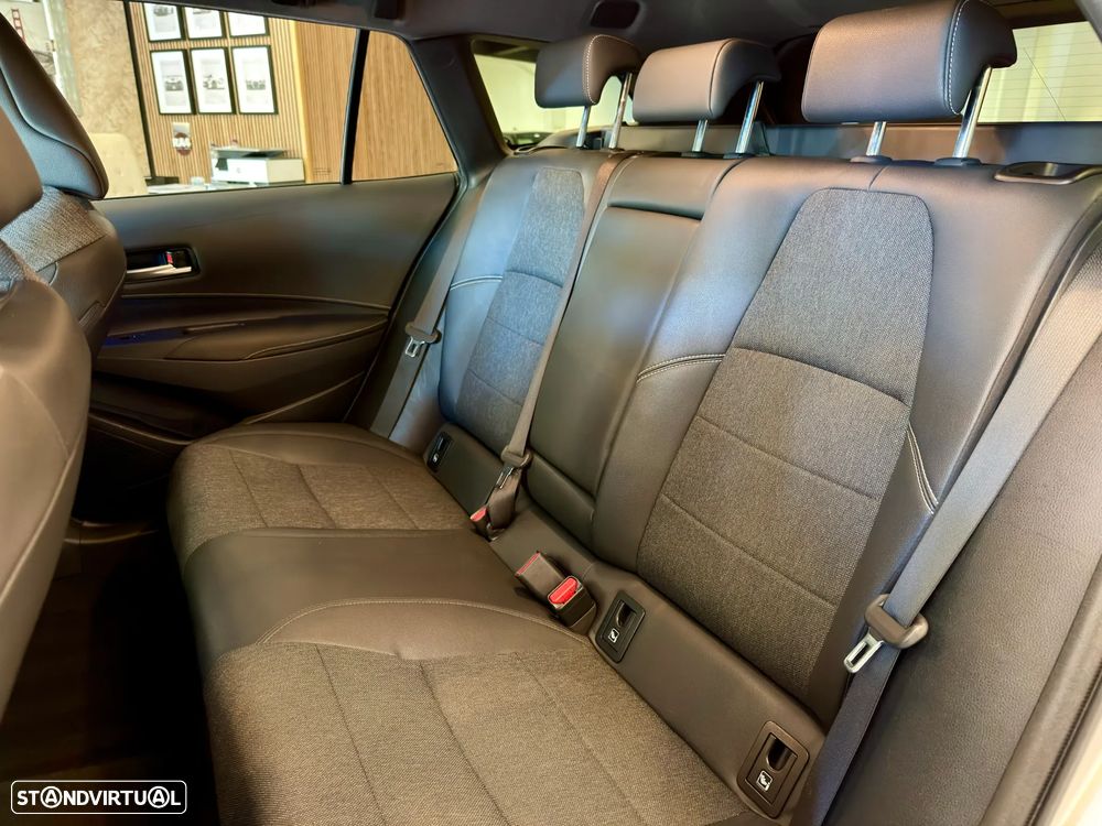 Toyota Corolla Touring Sports 1.8 Hybrid Exclusive - 22