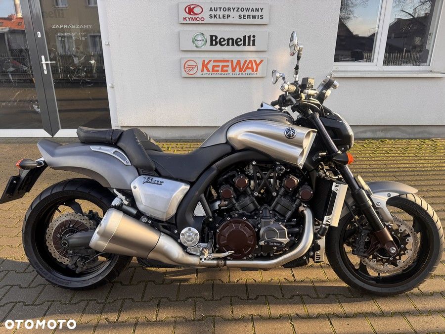Yamaha V-MAX - 1