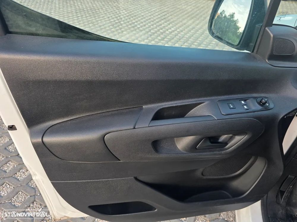Citroën Berlingo 1.5 BlueHdiXL Live C/ Frio - 10