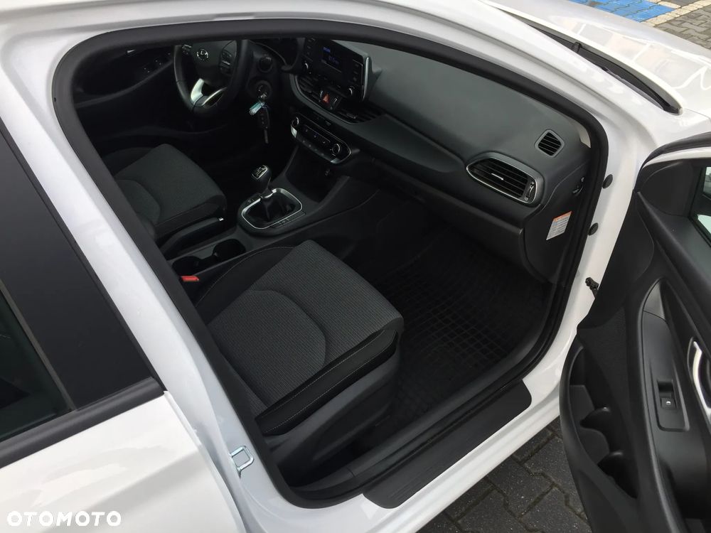 Hyundai i30 1.5 T-GDI 48V Modern - 6