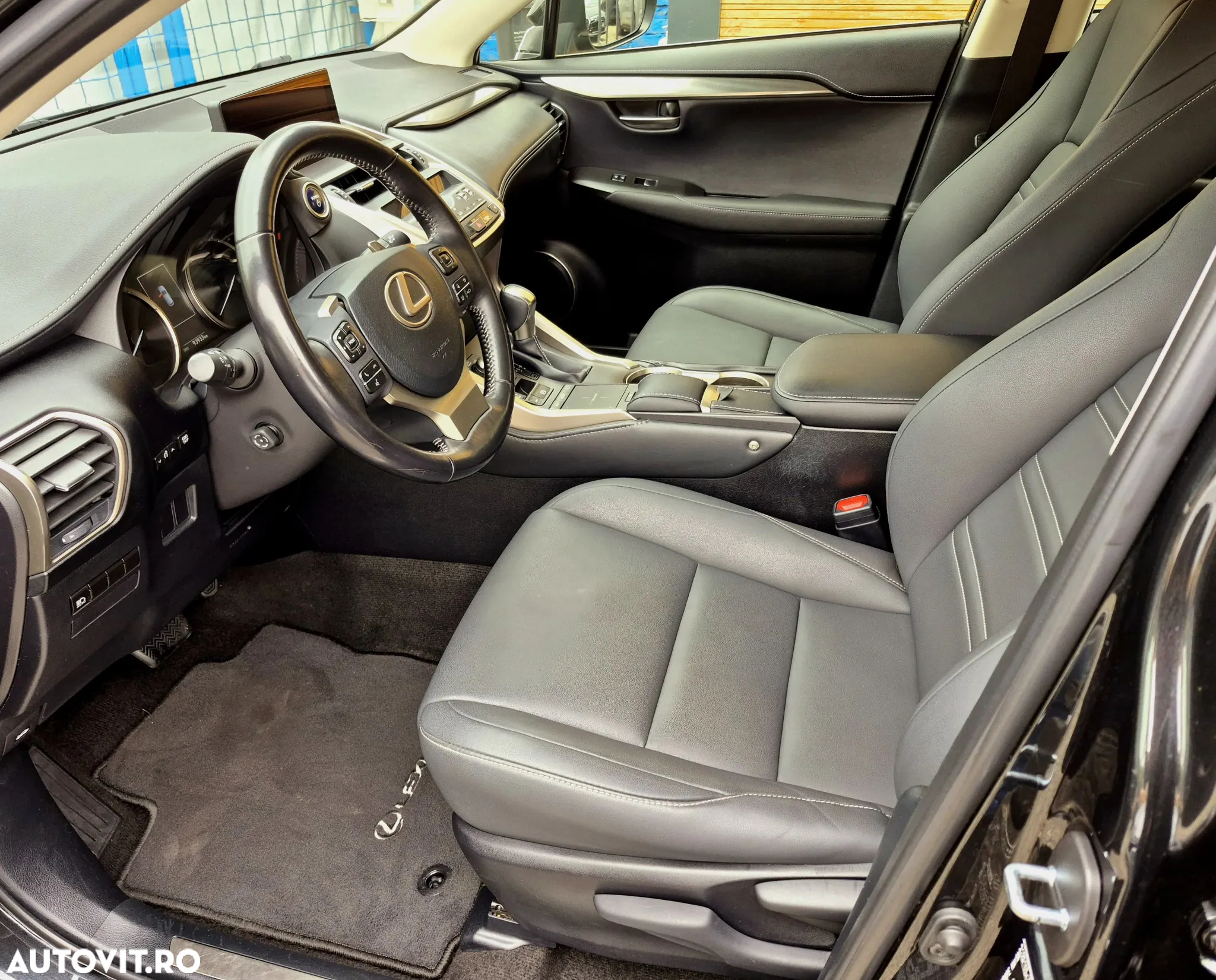 Lexus Seria NX - 15