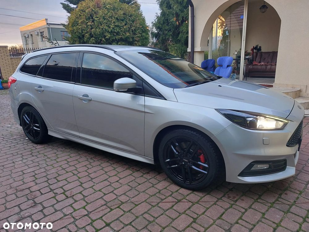 Ford Focus 2.0 EcoBoost ST - 17
