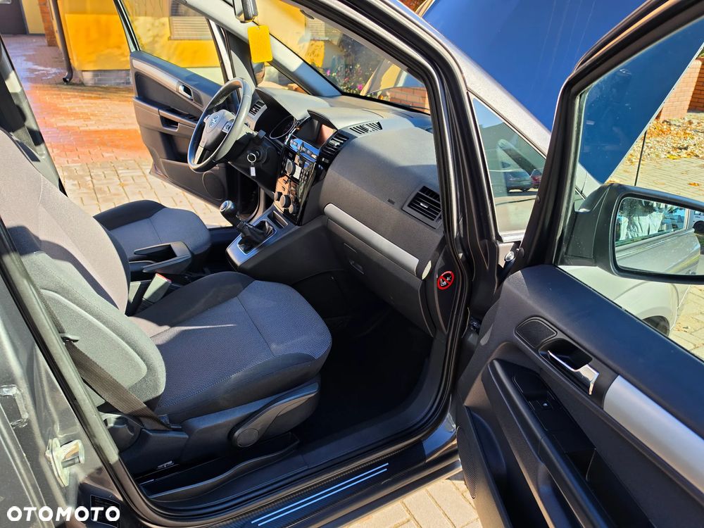 Opel Zafira - 23