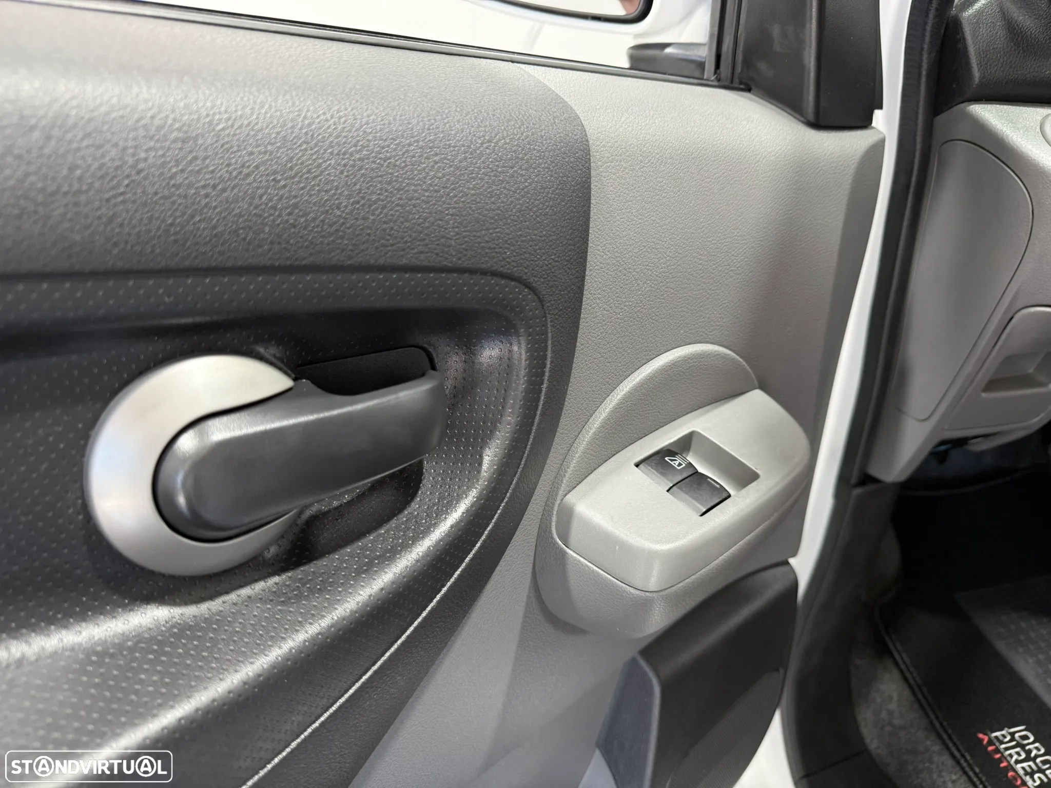 Nissan NV200 Evalia - 25