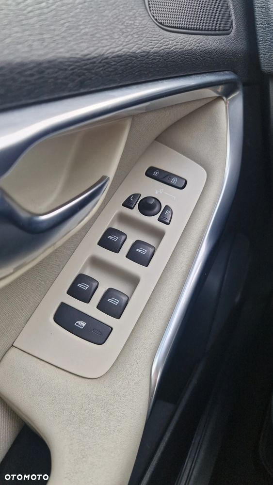 Volvo V40 D3 Geartronic Summum - 15