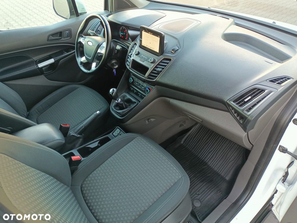 Ford Transit Connect - 32