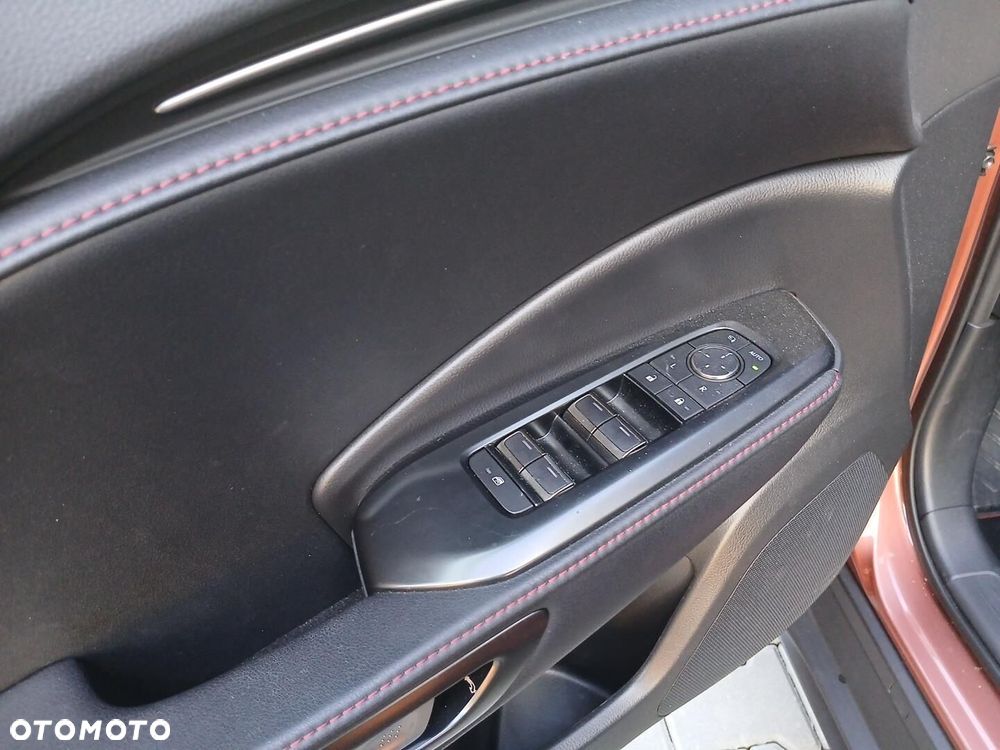 Lexus LBX 1.5 Hybrid Emotion - 23