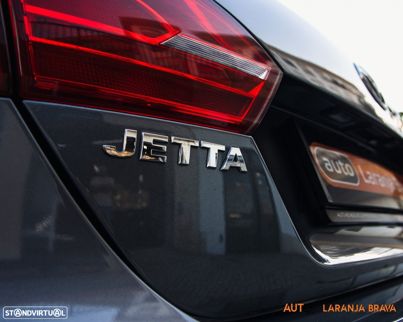 VW Jetta 1.6 TDi Confortline - 16