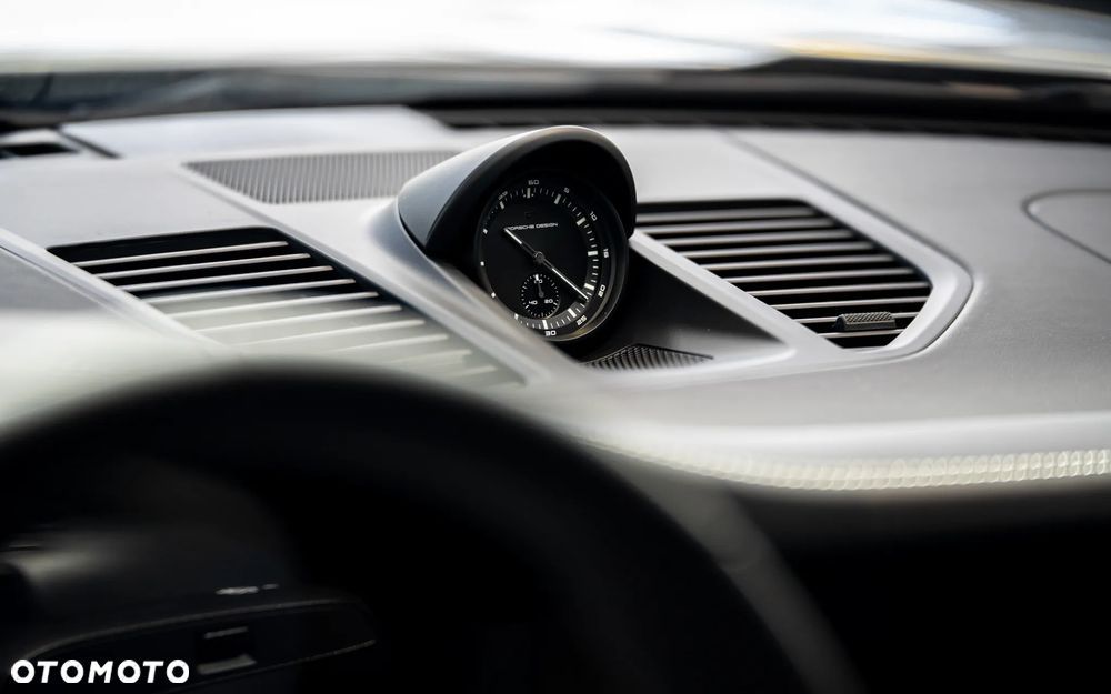 Porsche 911 Carrera S - 21