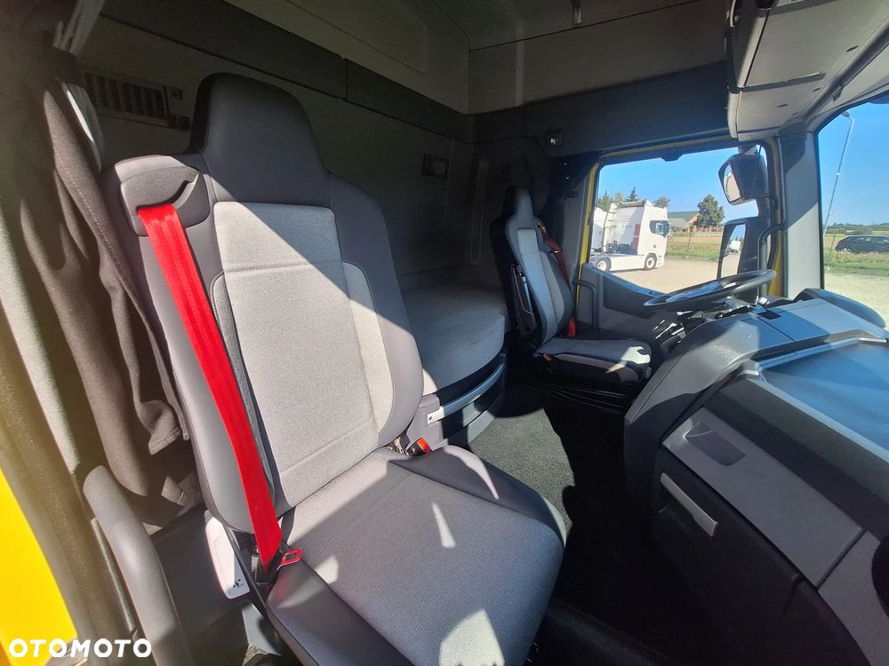 Renault T440 / silnik 13L / Automat + Retarder/ ADR / Import Francja / Super Stan - 24