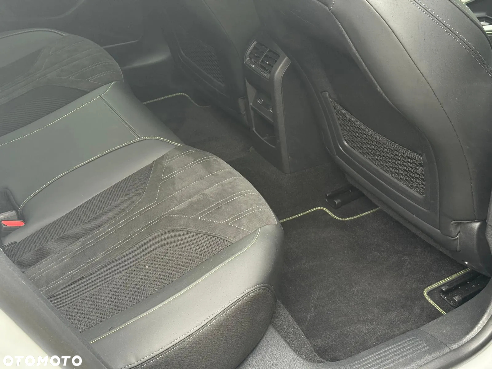 Peugeot 408 1.2 PureTech GT S&S EAT8 - 7
