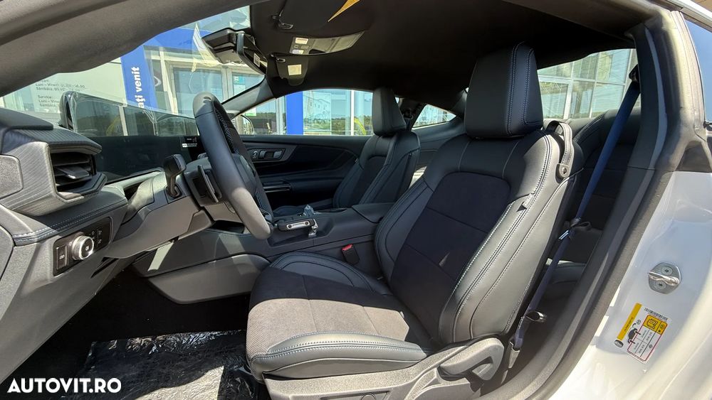 Ford Mustang 5.0 V8 Aut. Dark Horse - 14