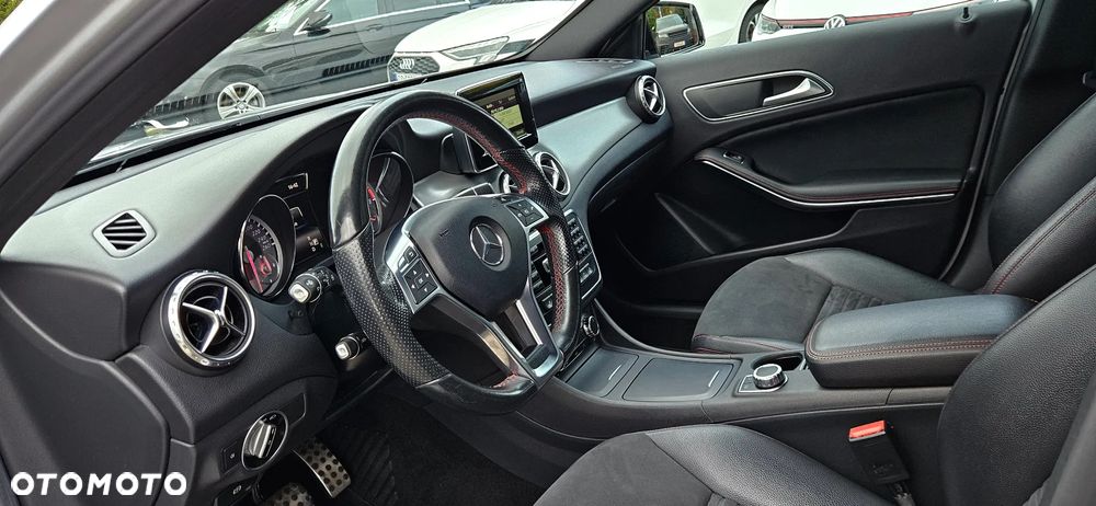 Mercedes-Benz GLA - 24
