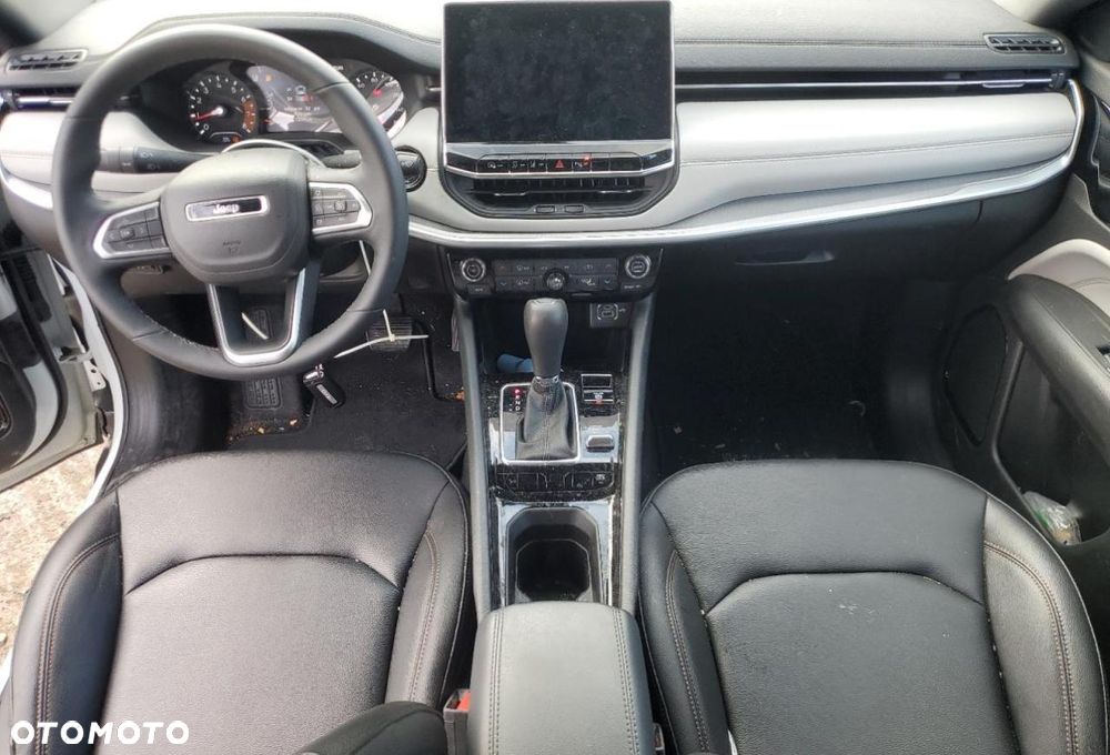 Jeep Compass - 8