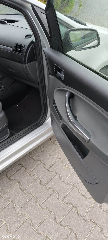 Ford Focus C-Max 1.6 TDCi Futura - 24