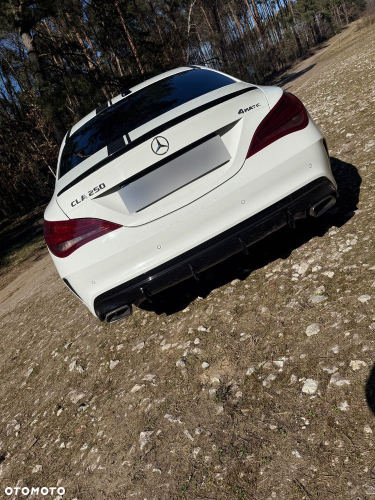Mercedes-Benz CLA 250 4-Matic - 8