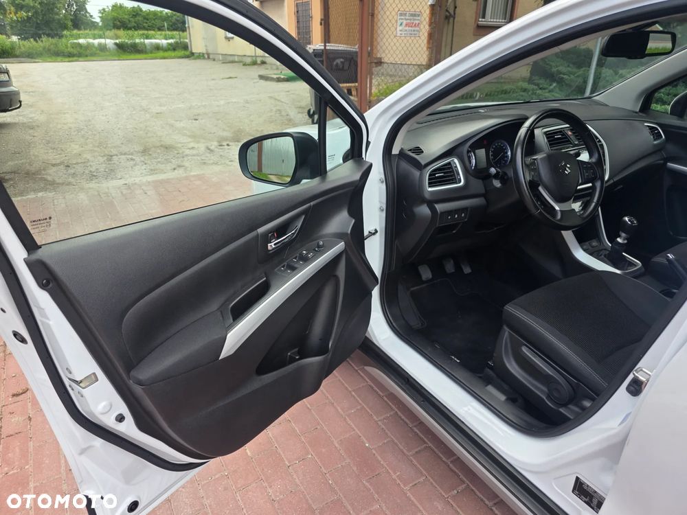 Suzuki SX4 S-Cross 1.4 T Premium - 23