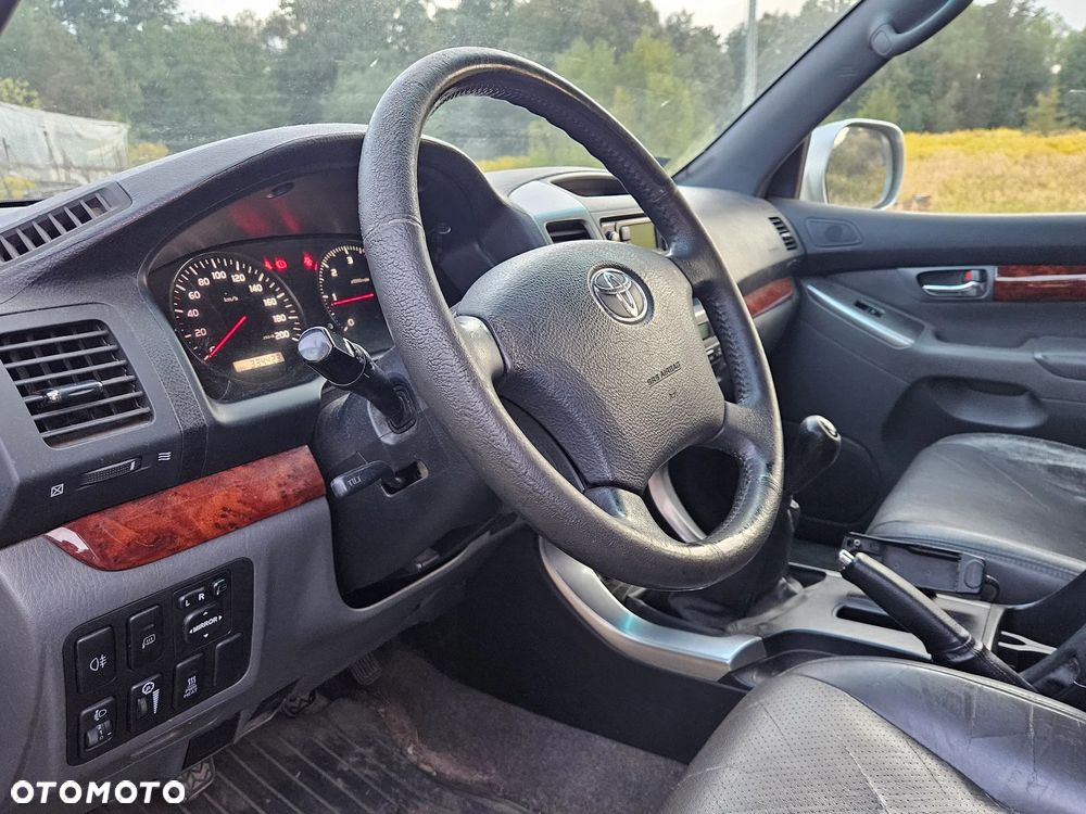 Toyota Land Cruiser 3.0 D Luna Voyage - 4