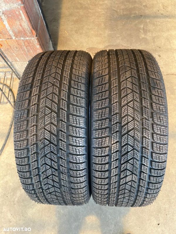 vând 2 anvelope 275/40/22 Pirelli de iarnă noi - 1
