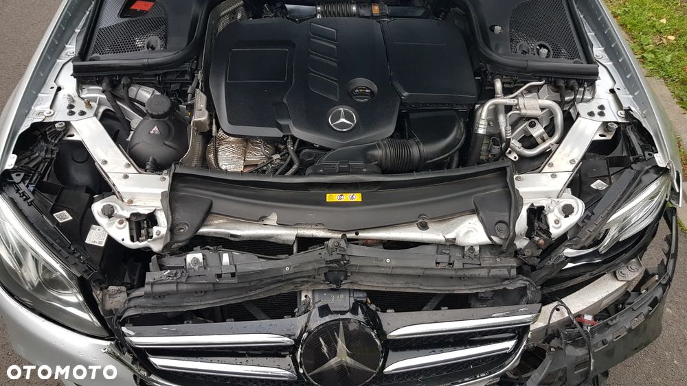 Mercedes-Benz Klasa E 220 d AMG - 23