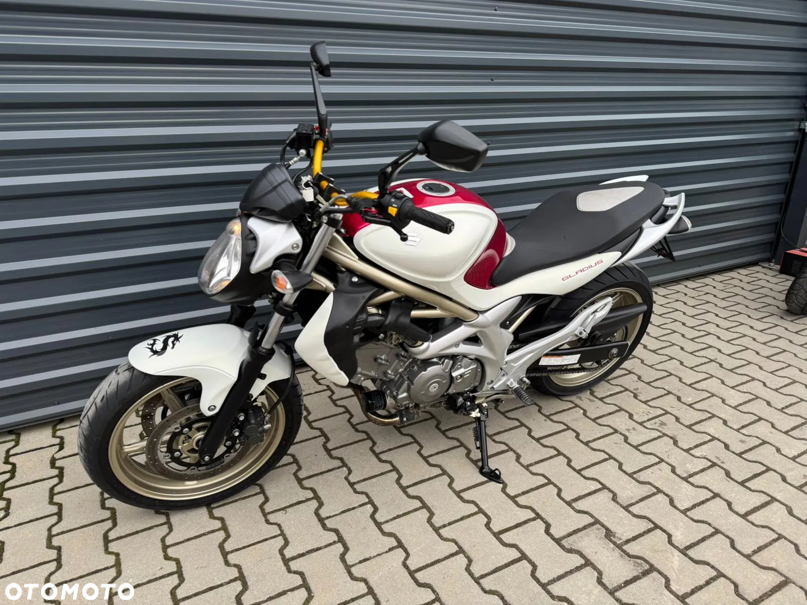 Suzuki Gladius - 4