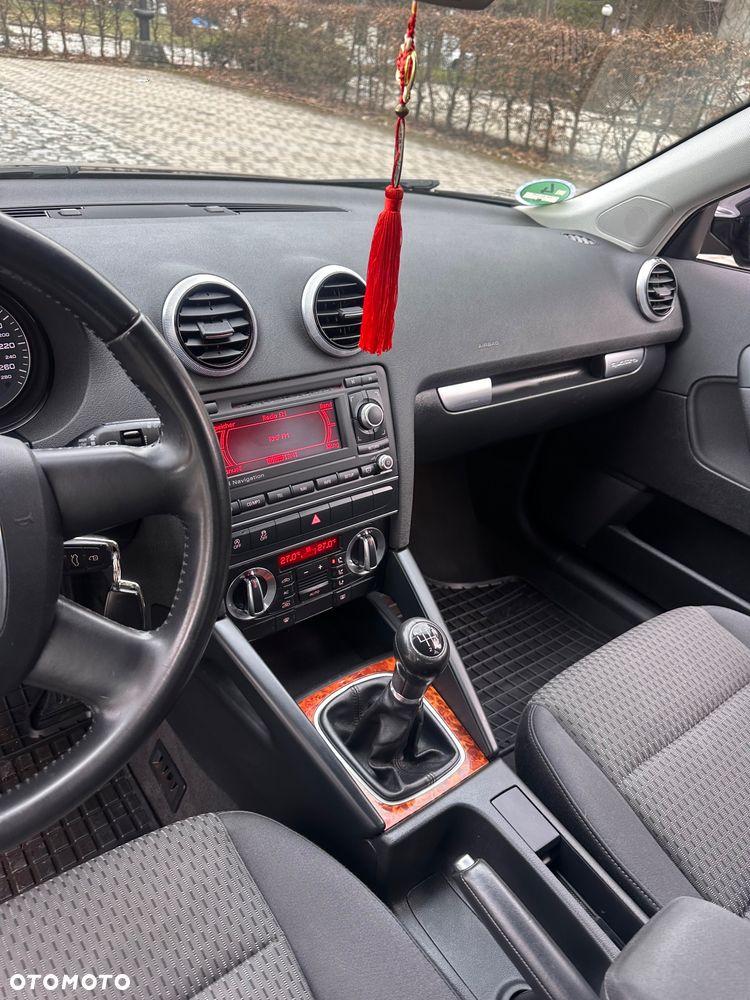 Audi A3 Sportback 2.0 TDI DPF quattro Ambiente - 10
