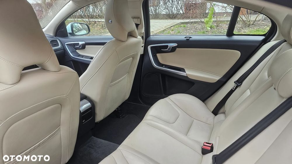 Volvo S60 T5 Drive-E Summum - 8