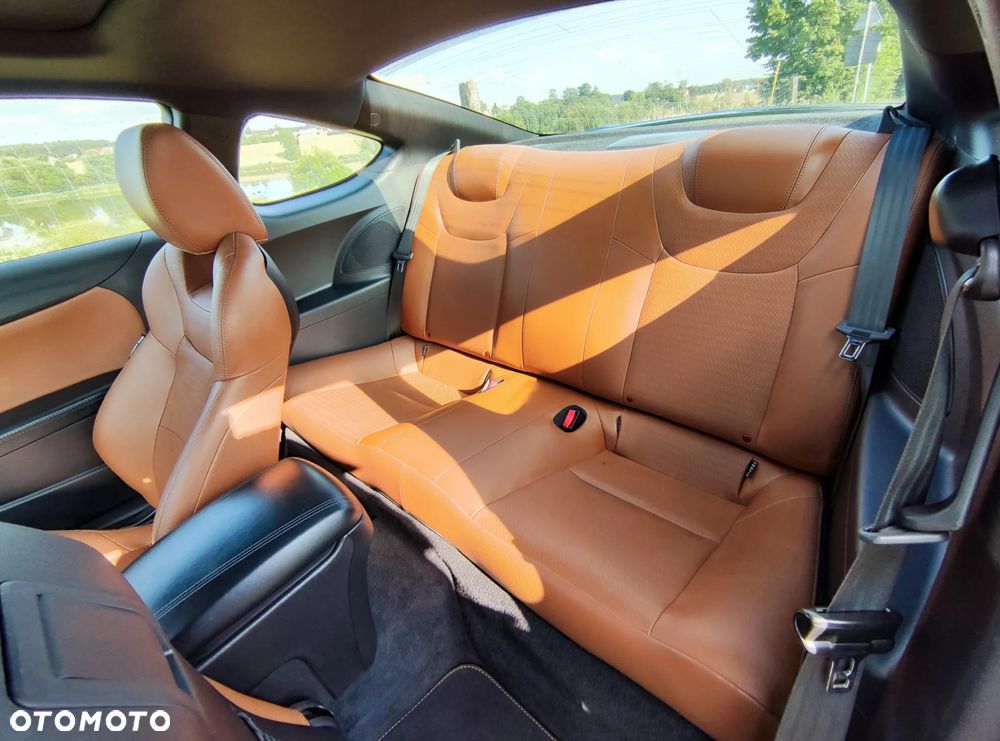 Hyundai Genesis Coupe 3.8 V6 Executive - 19