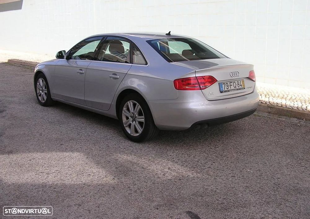 Audi A4 2.0 TDI exclusive - 2