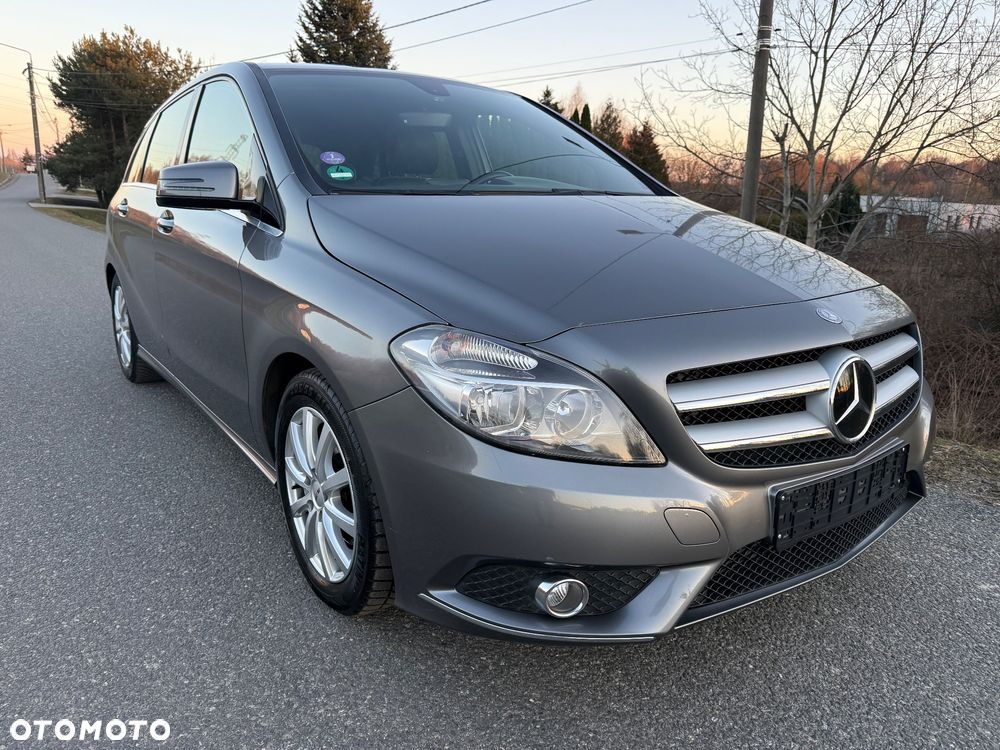 Mercedes-Benz Klasa B 180 BlueEFFICIENCY Edition - 19
