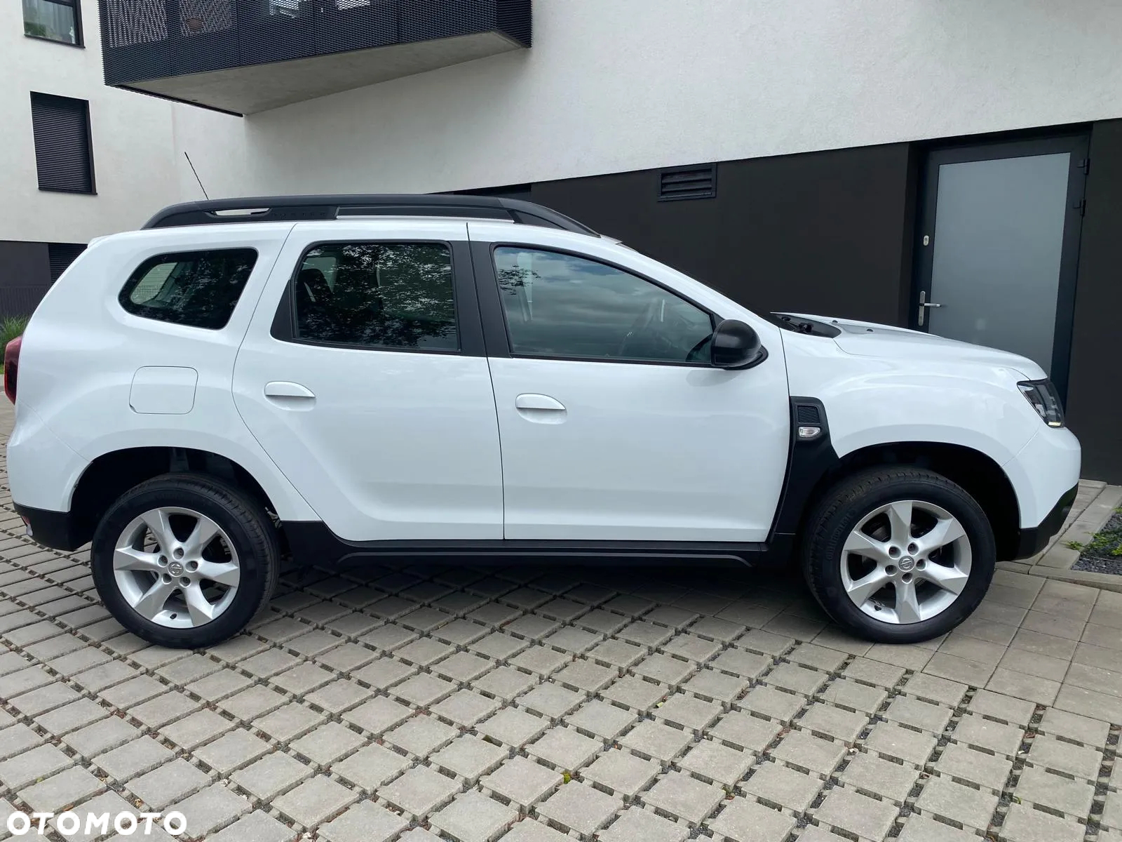 Dacia Duster 1.6 SCe Laureate S&S - 13