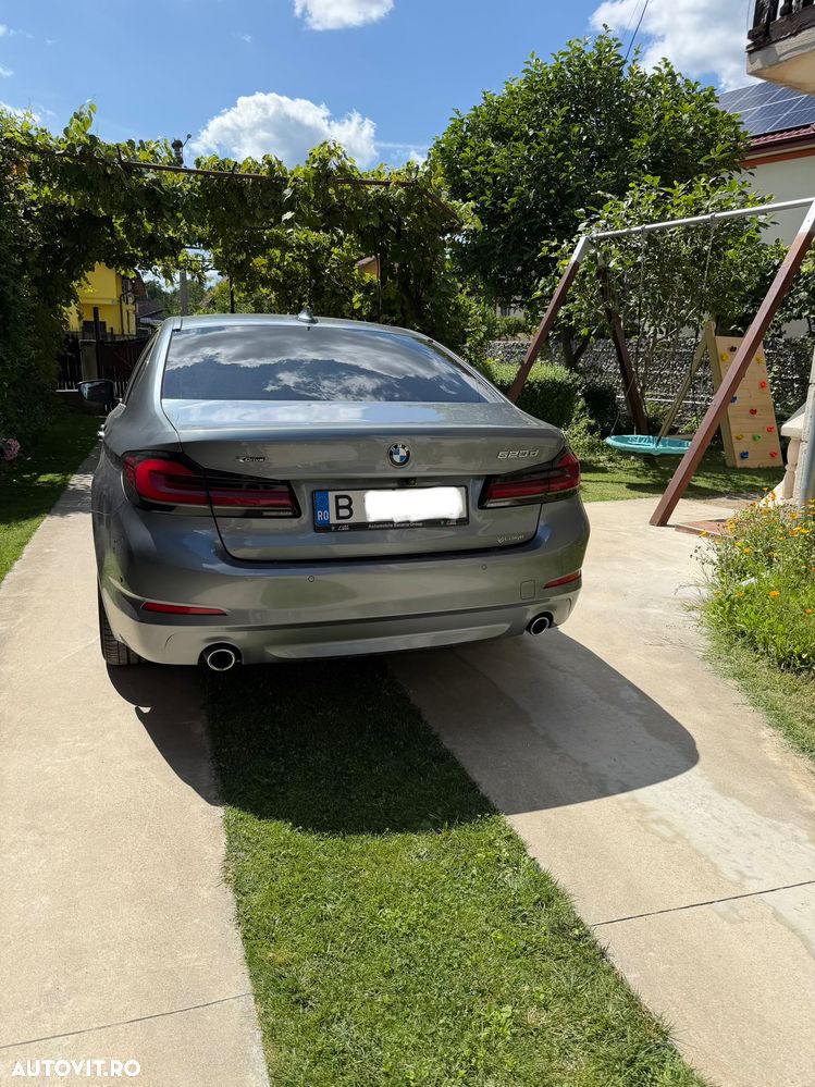 BMW Seria 5 520d xDrive Aut. - 2