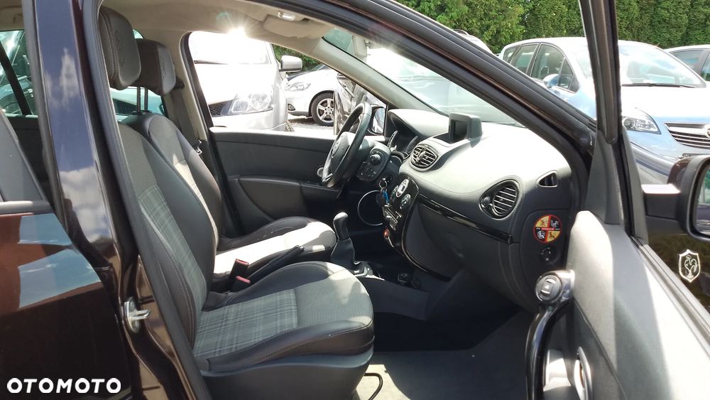 Renault Clio 1.5 dCi 90 FAP Luxe - 23
