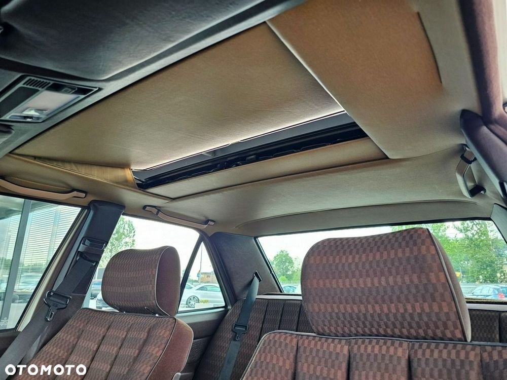 Mercedes-Benz W201 (190) - 22
