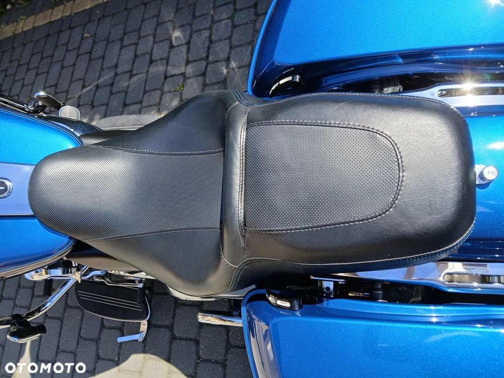 Harley-Davidson CVO Street Glide - 10