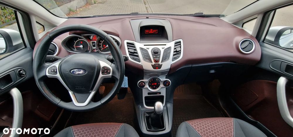 Ford Fiesta 1.25 Silver X (Ambiente) EU6 - 17