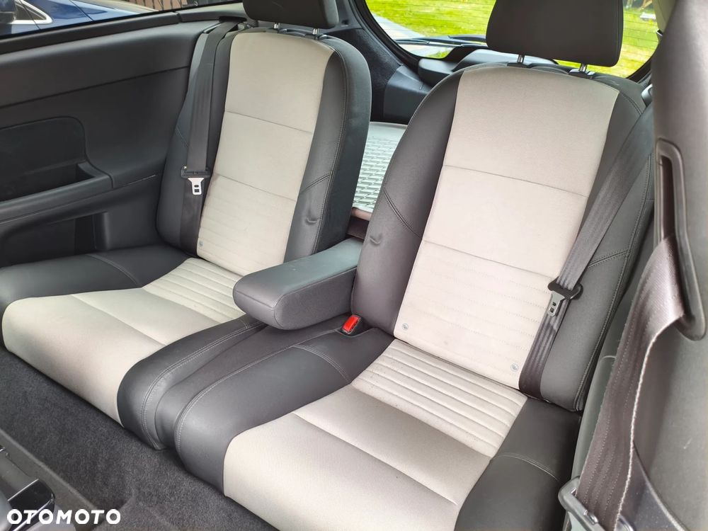 Volvo C30 2.0D Powershift Momentum - 26