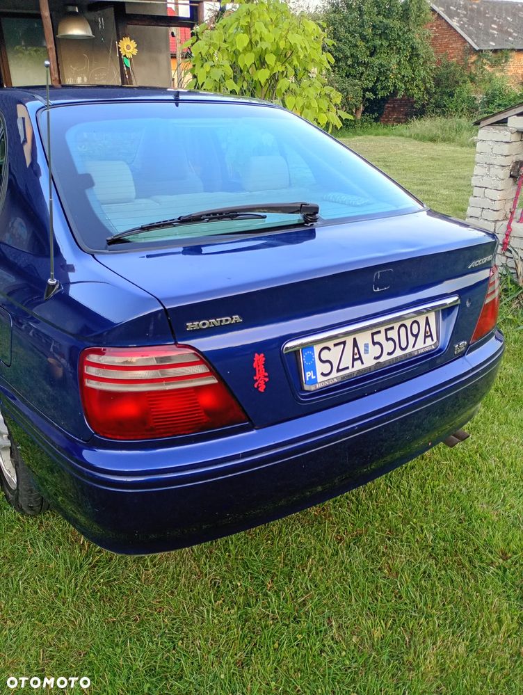 Honda Accord 1.8i LS - 15