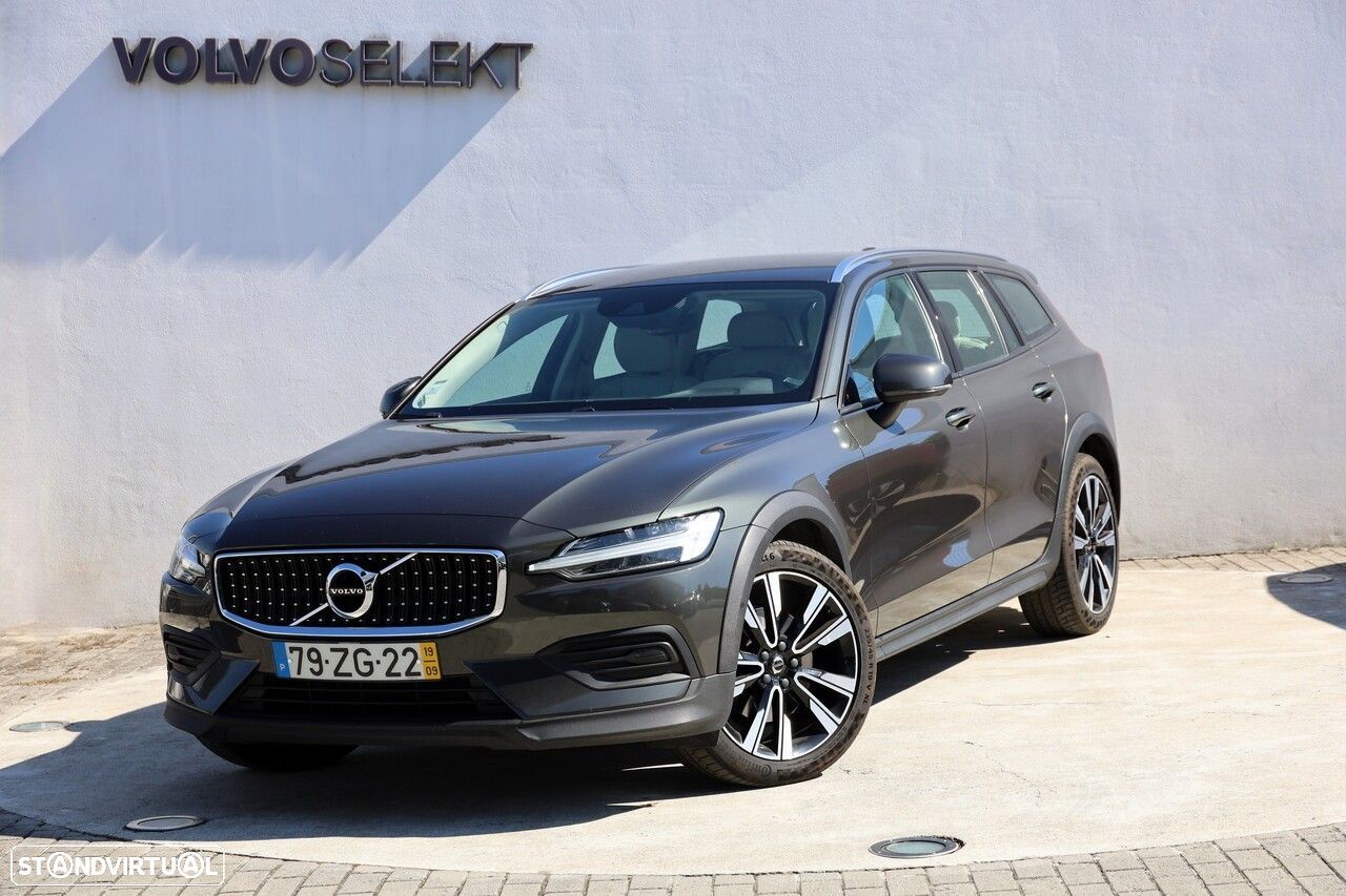 Volvo V60 Cross Country 2.0 D4 Momentum Geartronic - 1
