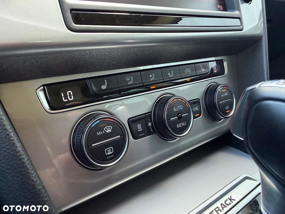 Volkswagen Passat Alltrack 2.0 TDI SCR 4Motion DSG - 23