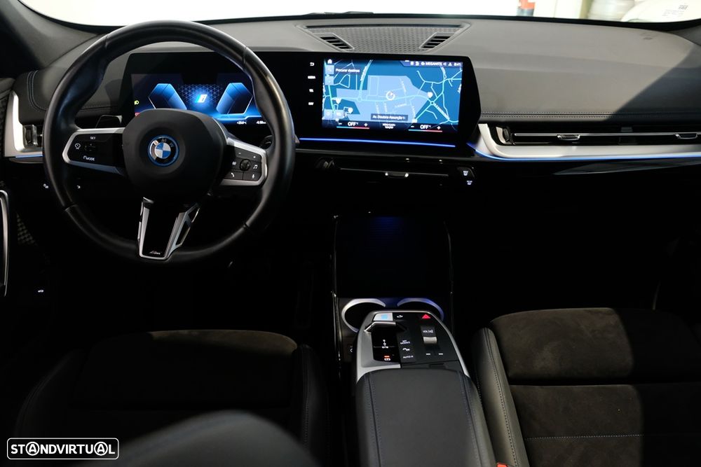 BMW iX1 xDrive30 M Sport Pack - 10