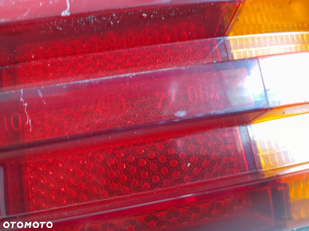 Lampa prawy tył Mercedes W123 Mercedes-Benz 1238200864R - 3