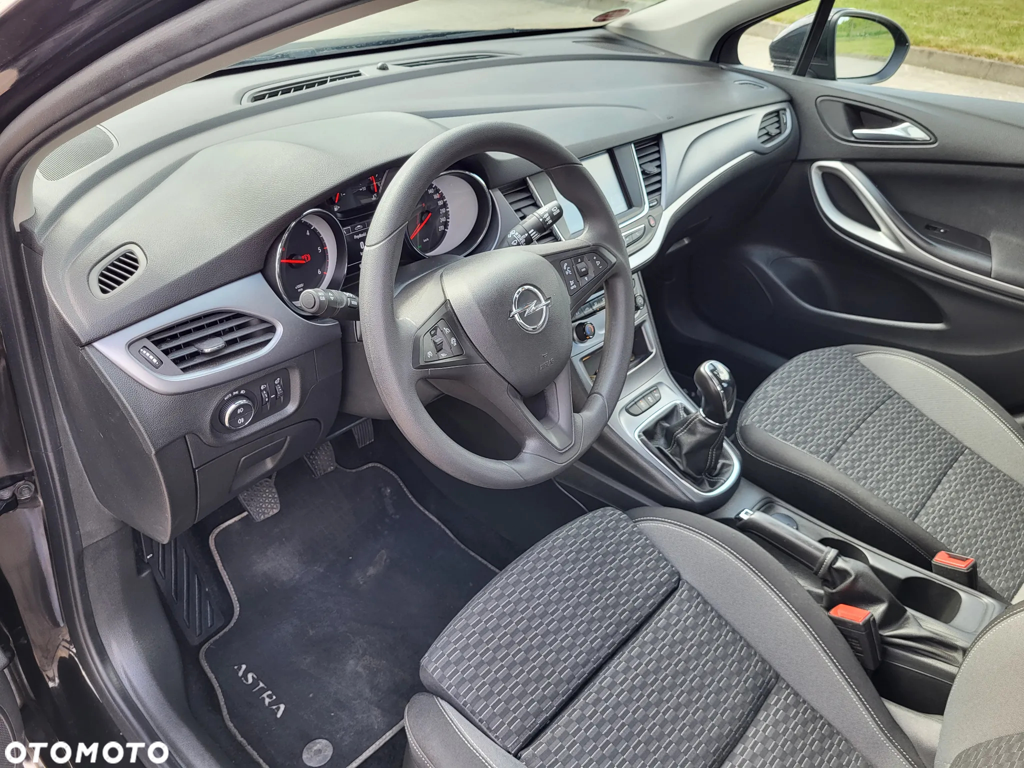 Opel Astra 1.5 D Start/Stop Sports Tourer Business Edition - 14