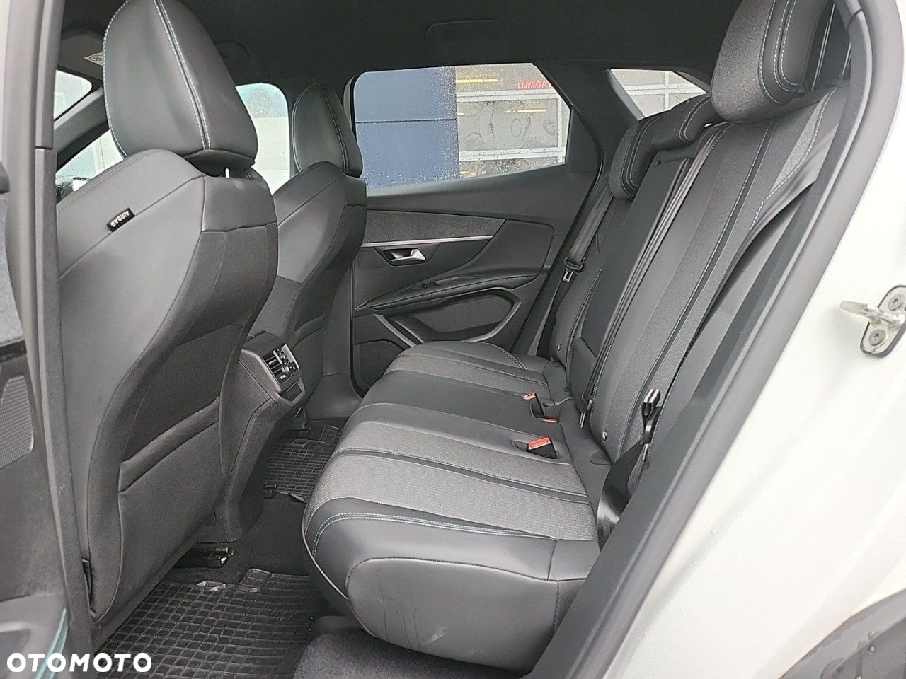 Peugeot 3008 1.2 PureTech Allure Pack S&S EAT8 - 10