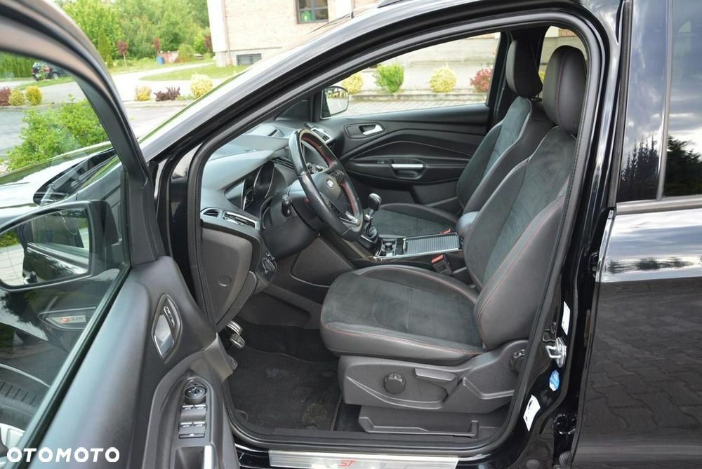 Ford Kuga 1.5 EcoBoost 2x4 ST-Line - 19