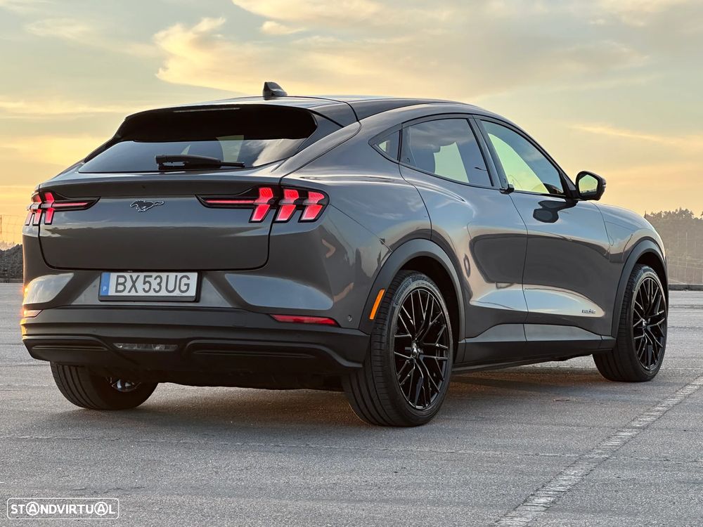 Ford Mustang Mach-E Premium - 2