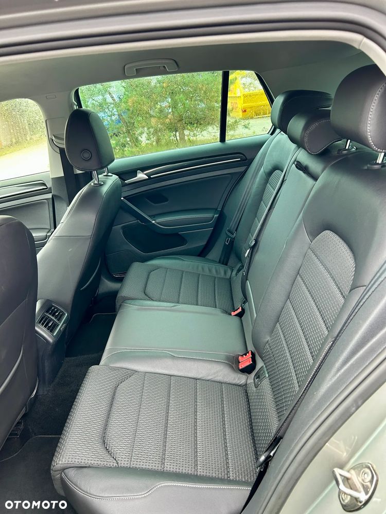 Volkswagen Golf - 12